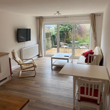 Adorable One-Bedroom Flat With Patio Garden. Southwick  Eksteriør bilde