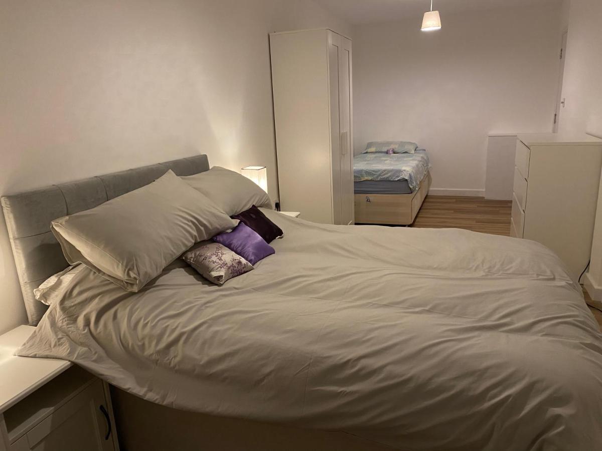 Adorable One-Bedroom Flat With Patio Garden. Southwick  Eksteriør bilde