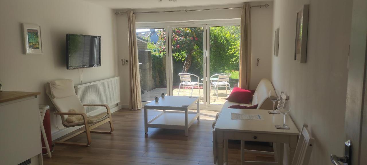 Adorable One-Bedroom Flat With Patio Garden. Southwick  Eksteriør bilde